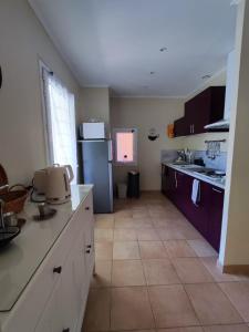 Cucina o angolo cottura di GITE AUX 4 SAISONS DU COLORADO PROVENÇAL - 3 ÉTOILES - Rustrel