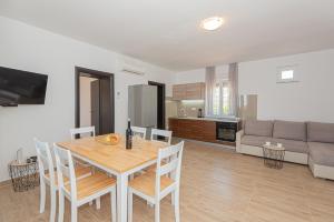 Kuchyň nebo kuchyňský kout v ubytování Holiday home Natalia