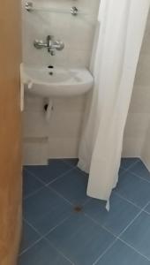 Koupelna v ubytování Family Hotel Kentavar 2