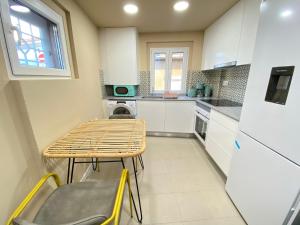 Kuchyň nebo kuchyňský kout v ubytování Palmela Downtown Terrace + 20 fotografií