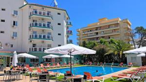 Bazén v ubytování Moon Dreams Fuengirola nebo v jeho okolí