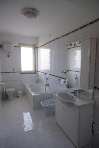 Ванна кімната в Madonie Mountain Retreat, Sicily