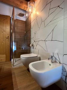 A bathroom at Al Truciolo