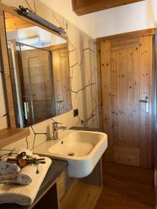 A bathroom at Al Truciolo