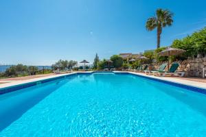 Bazén v ubytovaní Cantueso Holiday Park alebo v jeho blízkosti + 37 fotografií