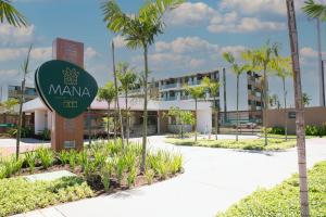 Zahrada ubytování Charmoso Estúdio em Muro Alto com Vista para piscina