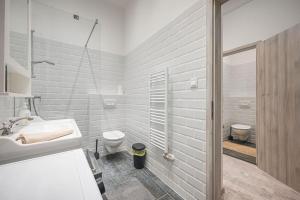 Dual 2BR Comfort Escape with 2 Bathroom by NW 1093 Budapest, 18 Lónyay utca kép - 2