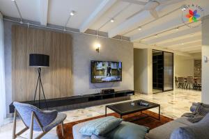 KL Townhouse Villa by LilyandLoft