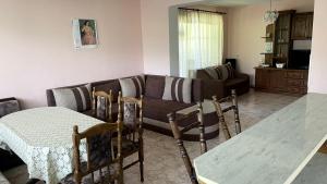 A seating area at Nature Guesthouse