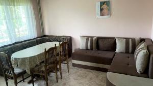 A seating area at Nature Guesthouse