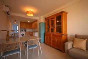 Kuchnia lub aneks kuchenny w obiekcie Campoamor Seaview