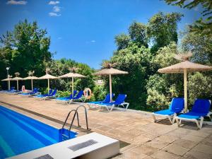 Bazén v ubytování Hotel Tugasa El Almendral nebo v jeho okolí