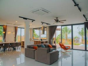 Χώρος καθιστικού στο Villa Amanda - Sea view - Private swimming pool 70 M2