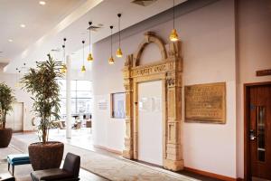 Χώρος καθιστικού στο DoubleTree by Hilton Lincoln