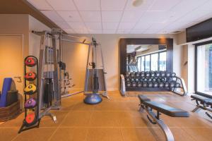 Fitness centrum a/nebo fitness zařízení v ubytování DoubleTree by Hilton Monrovia - Pasadena Area