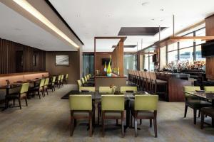 Restaurace v ubytování DoubleTree by Hilton Monrovia - Pasadena Area