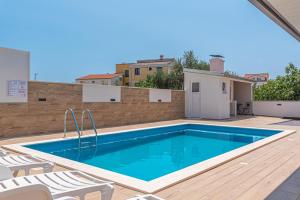 Bazén v ubytování Holiday home Natalia nebo v jeho okolí