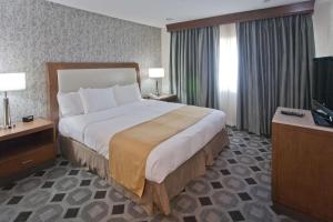 Postel nebo postele na pokoji v ubytování DoubleTree by Hilton Rosemead + 16 fotografií