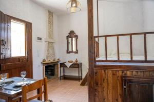 Postel nebo postele na pokoji v ubytování Finikas House
