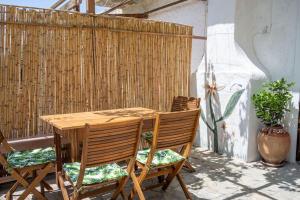 Patio nebo venkovní prostory v ubytování Finikas House