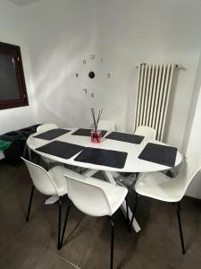 Fotografie z fotogalerie ubytování Home Sarenji v destinaci Trivolzio + 3 fotografie