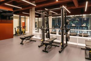The fitness centre and/or fitness facilities at For Students Studying in Barcelona Only - Stunning Spacious Studios and Private Rooms at Pallars Student Accommodation