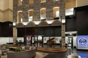 Posezení v ubytování DoubleTree by Hilton Memphis Downtown