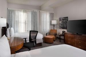Postel nebo postele na pokoji v ubytování DoubleTree by Hilton Memphis Downtown