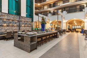 Restaurace v ubytování Embassy Suites by Hilton Miami International Airport