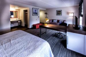 Postel nebo postele na pokoji v ubytování Hampton Inn & Suites Staten Island