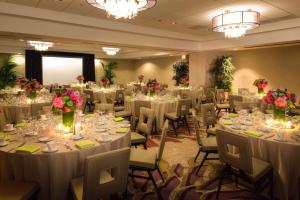 Nhà hàng/khu ăn uống khác tại DoubleTree by Hilton Irvine Spectrum