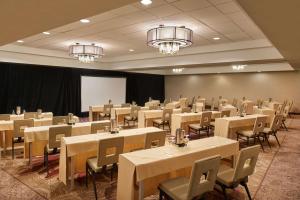 Konferenční prostory v ubytování DoubleTree by Hilton Irvine Spectrum + 37 fotografií