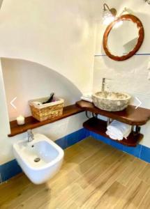A bathroom at Oasi Felice