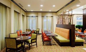 Posezení v ubytování Hilton Garden Inn Seattle/Bothell