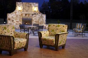 Posezení v ubytování Hilton Garden Inn Texarkana