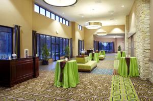 Posezení v ubytování Hilton Garden Inn Texarkana