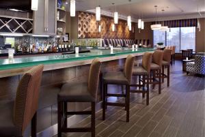 Lounge nebo bar v ubytování Hilton Garden Inn Texarkana
