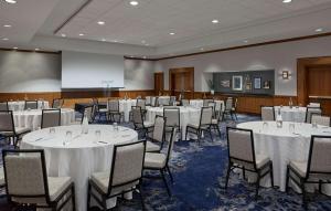 Embassy Suites by Hilton Washington DC Convention Center商务区和/或会议室