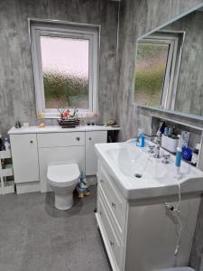 Koupelna v ubytování 2 craiglea Croft Craigton North Kessock