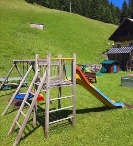 Laste mänguala majutusasutuses Ski- und Wander Appartements Schiffer