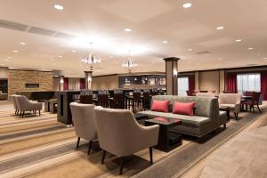 Posezení v ubytování DoubleTree by Hilton Schenectady