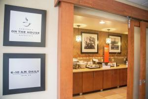 Certifikát, hodnocení, plakát nebo jiný dokument vystavený v ubytování Hampton Inn Summersville