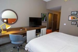 TV a/nebo společenská místnost v ubytování Hampton Inn Summersville