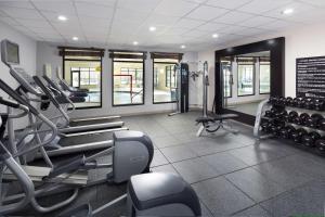 Fitness centrum a/nebo fitness zařízení v ubytování Longview Hilton Garden Inn