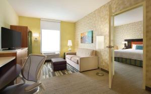 Postel nebo postele na pokoji v ubytování Home2 Suites by Hilton Minneapolis Bloomington