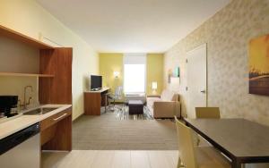 Postel nebo postele na pokoji v ubytování Home2 Suites by Hilton Minneapolis Bloomington