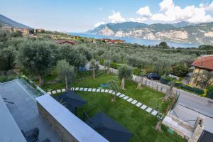 Gallery image of Olivo Luxury Apartments in Malcesine
