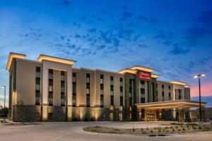 a rendering of the front of a hotel at Hampton Inn & Suites Mason City, IA in Mason City