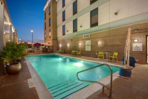Bazén v ubytování Home2 Suites By Hilton Waco nebo v jeho okolí