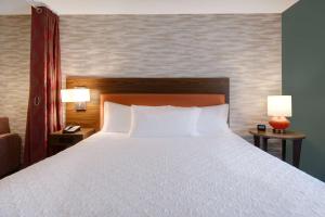 Postel nebo postele na pokoji v ubytování Home2 Suites By Hilton Waco